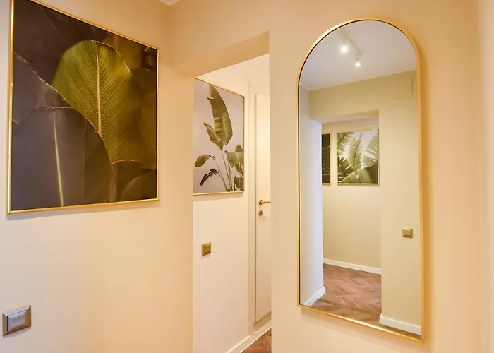 Tropical Feel - 2br At Sala Palatului Bukarest