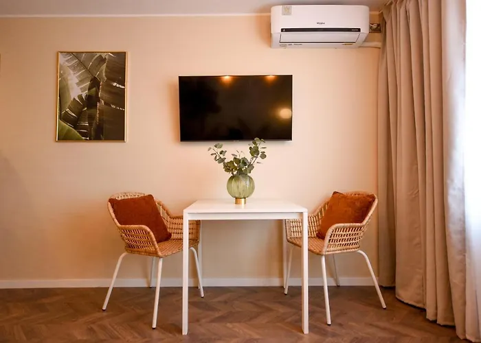 Tropical Feel - 2br At Sala Palatului Bukarest