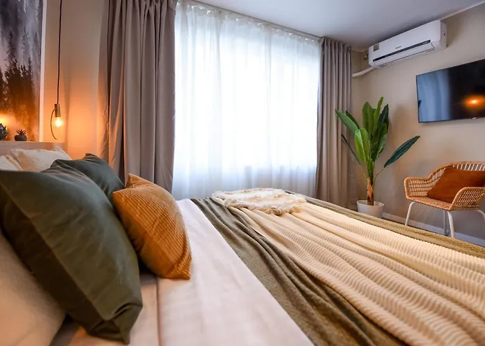 Tropical Feel - 2br At Sala Palatului Lägenhet Bukarest